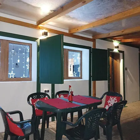 Caloroczny Lesny Domek Letniskowy Do Wynajecia