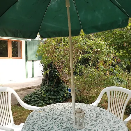 Caloroczny Lesny Domek Letniskowy Do Wynajecia Ferienhaus *