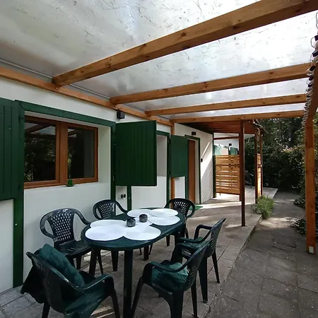 Caloroczny Lesny Domek Letniskowy Do Wynajecia Ferienhaus